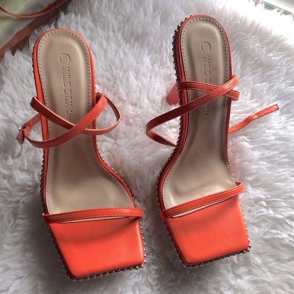 Wild Diva Square Toe Studded Sole High Heel - Picture 4 of 7